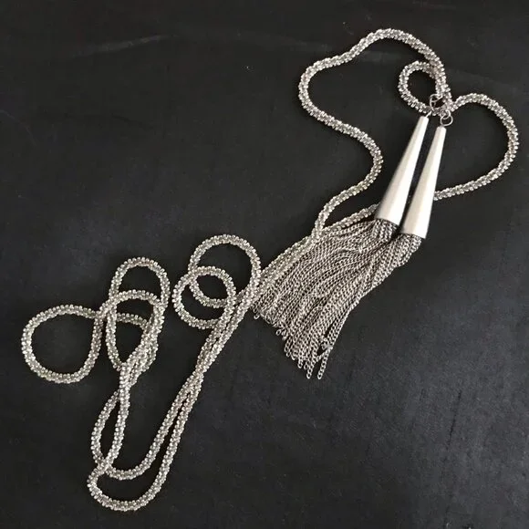 Kendra Scott Phara Lariat Necklance in Silver. - Picture 5 of 5